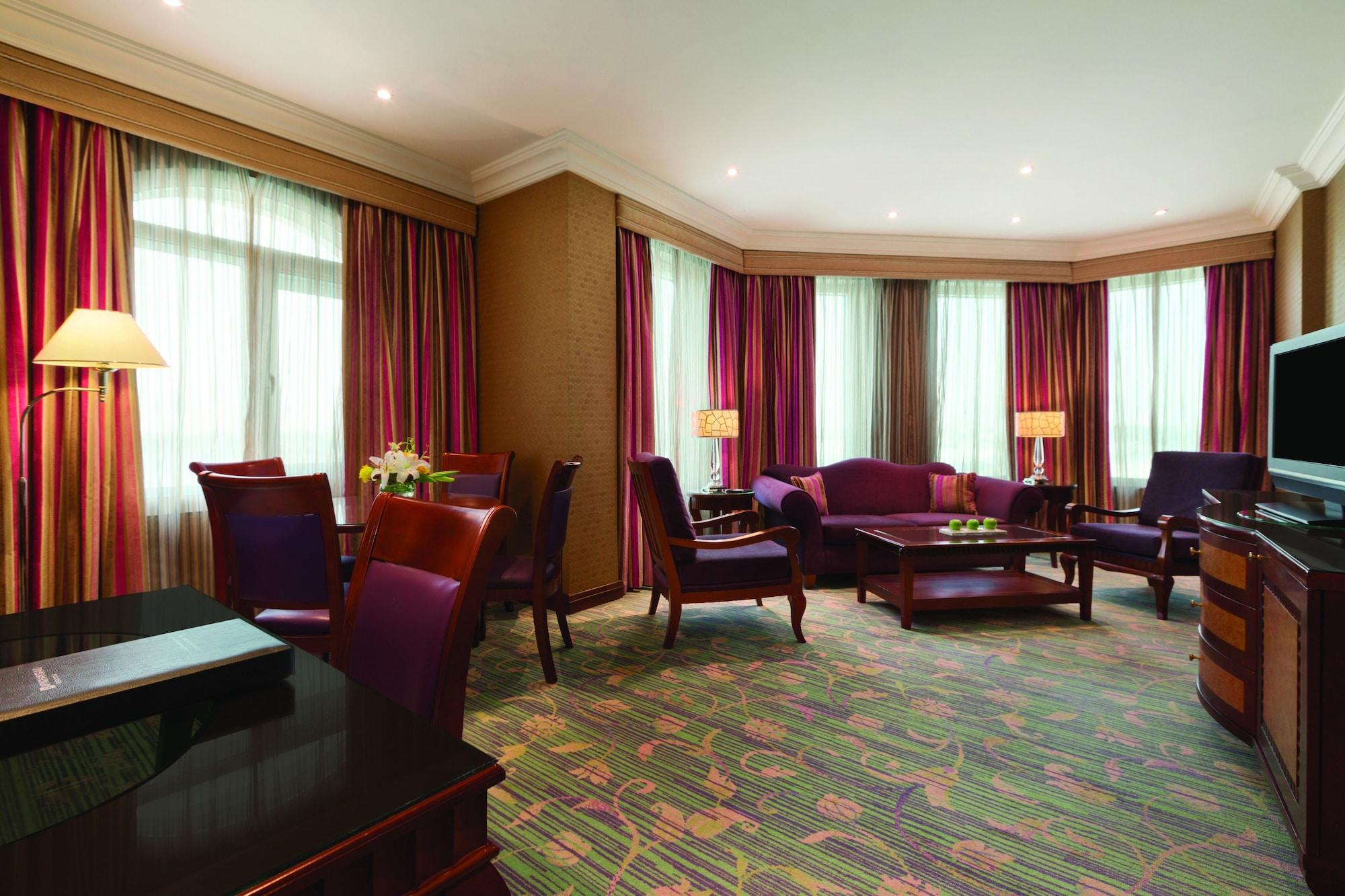 Grand Regency Doha, Trademark Collection By Wyndham Luaran gambar A suite at the hotel