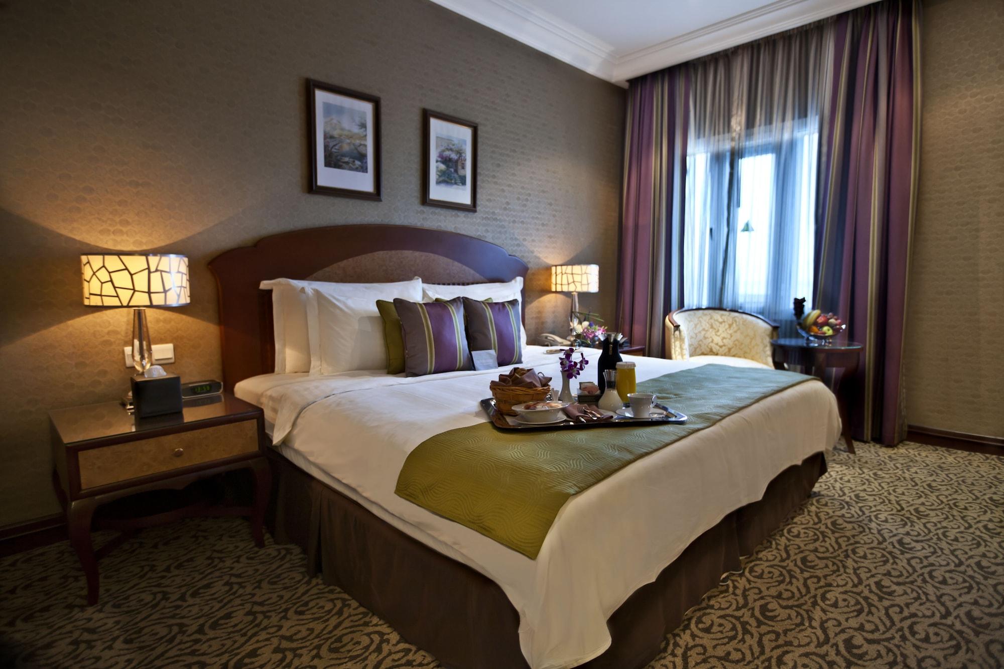 Grand Regency Doha, Trademark Collection By Wyndham Luaran gambar A bedroom at the hotel