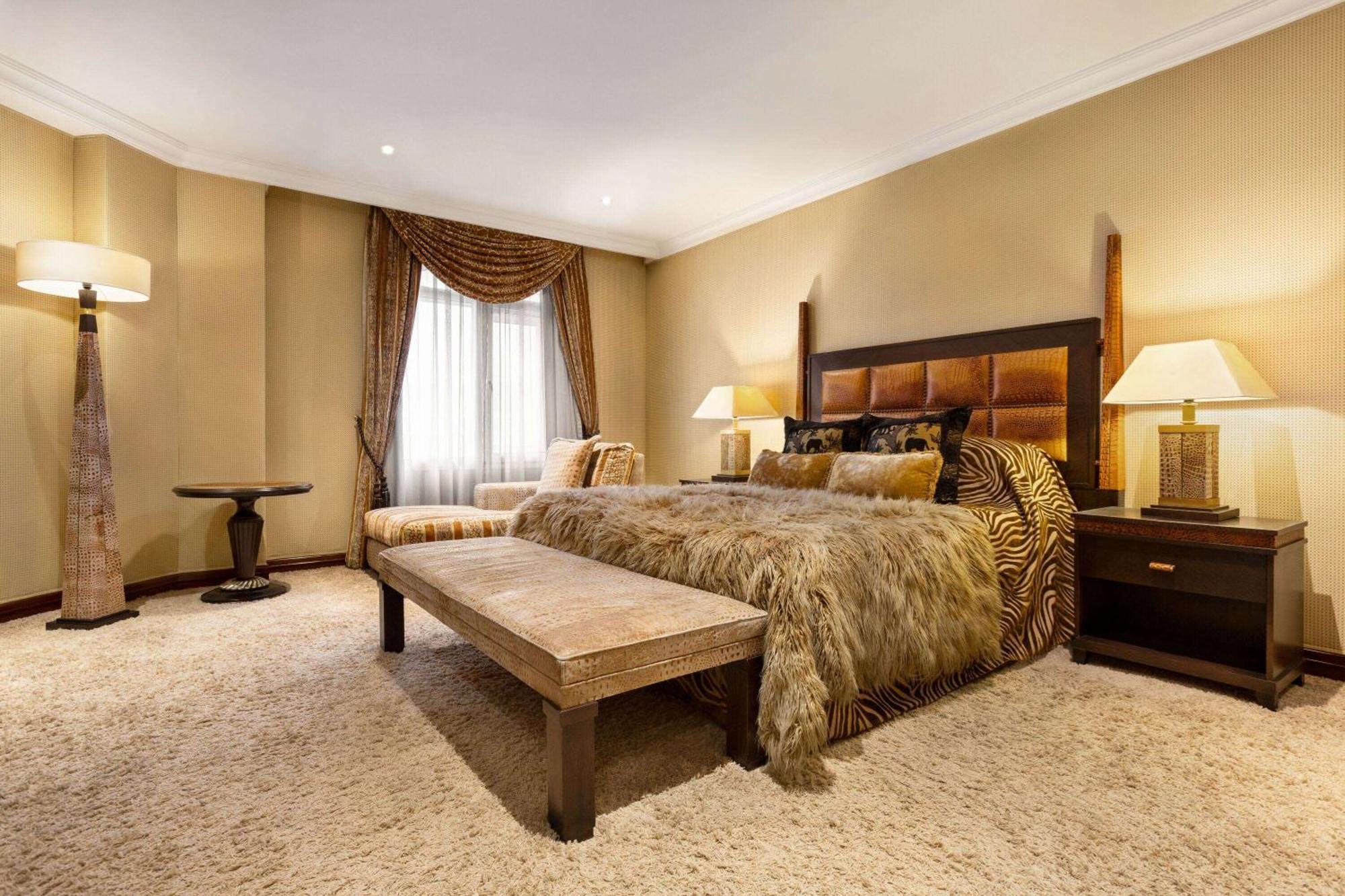 Grand Regency Doha, Trademark Collection By Wyndham Luaran gambar A bedroom at the hotel