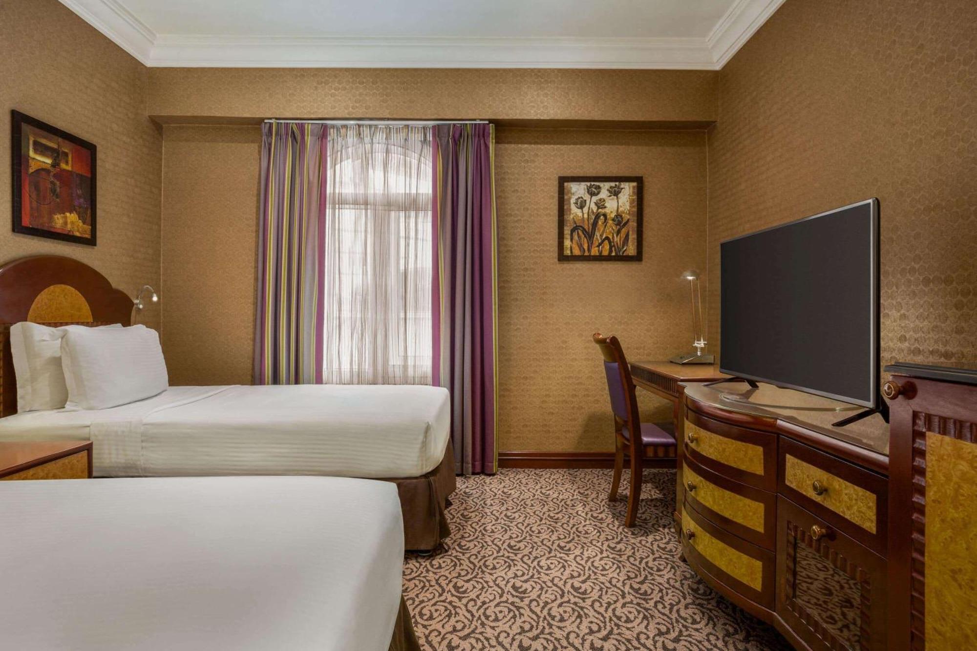 Grand Regency Doha, Trademark Collection By Wyndham Luaran gambar A room at the Hilton London Paddington