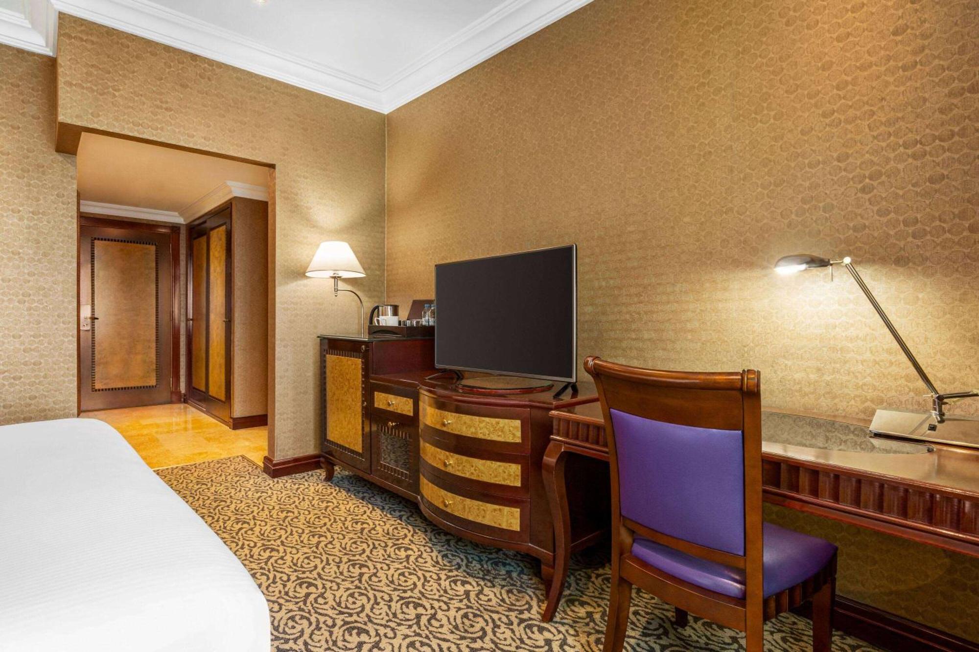Grand Regency Doha, Trademark Collection By Wyndham Luaran gambar A room at the hotel